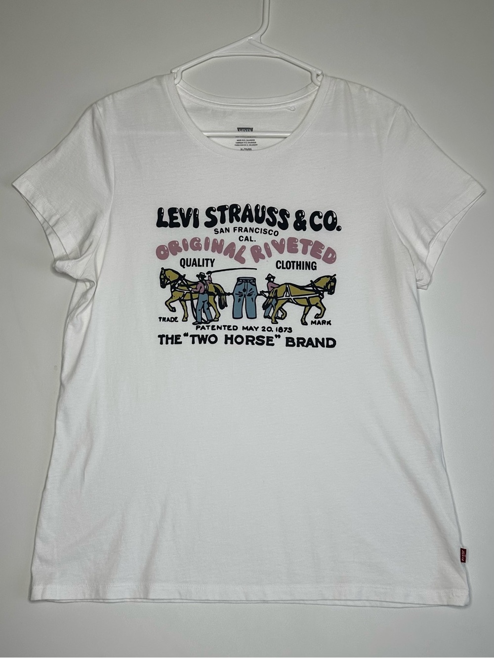 Levi's White Short-Sleeve 'Two Horse' Graphic Tee XL